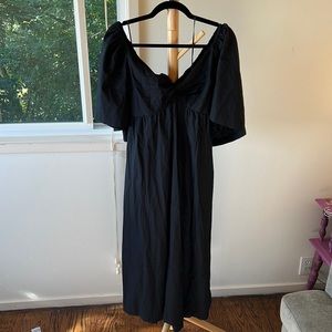 Beautiful black A&F dress with sleeves and bow in back